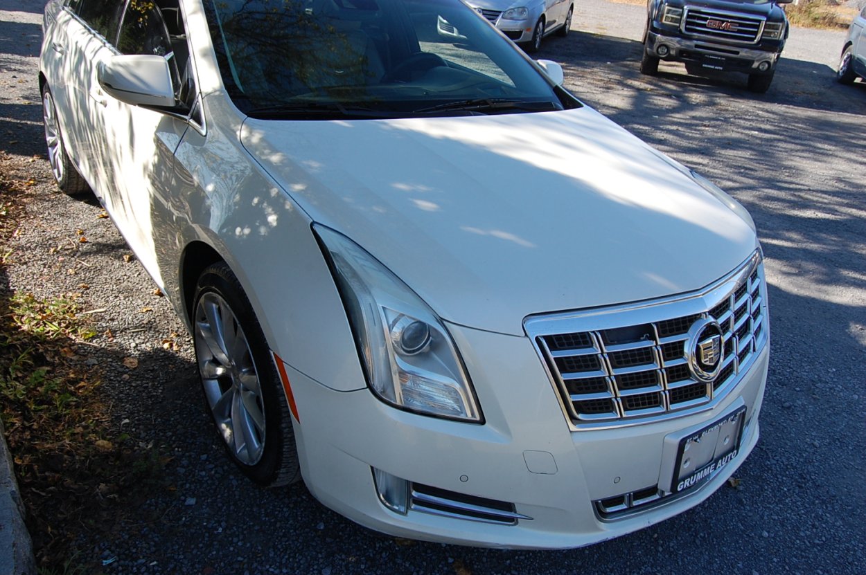 Passenger Car For Sale: 2013 Cadillac XTS