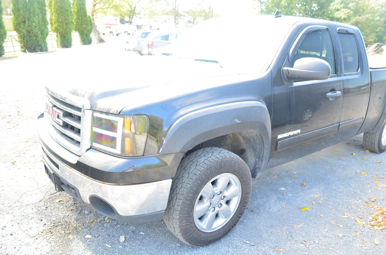 Pick Up Truck For Sale: 2013 GMC Sierra