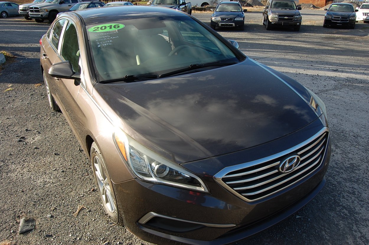 Passenger Car For Sale: 2016 Hyundai Sonata 