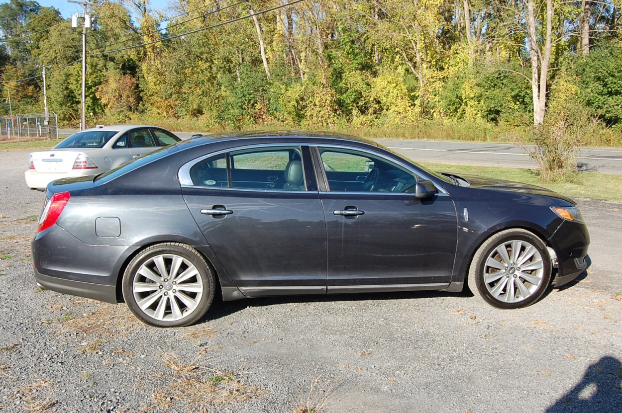 Passenger Car For Sale: 2013 Lincoln MKS 