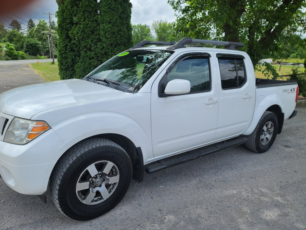 Pick Up Truck For Sale: 2011 Nissan Frontier Crew Cab
 